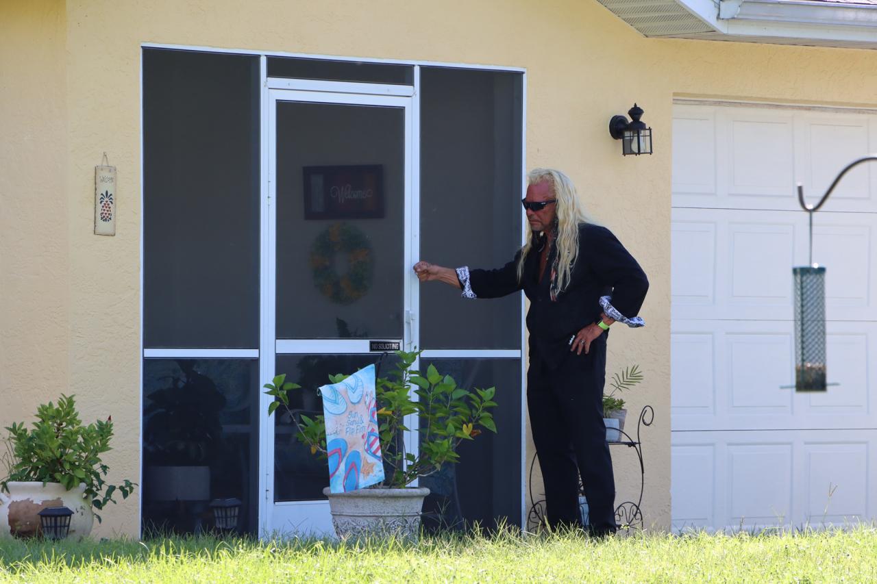 Dog the Bounty Hunter at the Laundrie home.