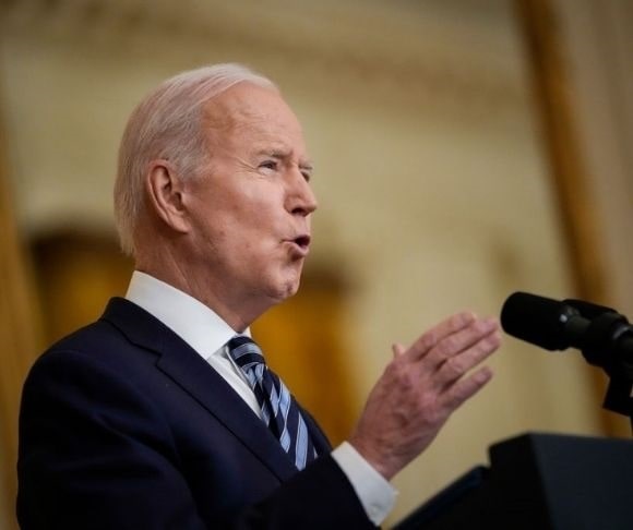 BREAKING: Biden Vows Sanctions on Russia but Ukraine Fights Alone