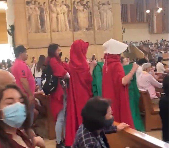 GODLESS LEFTISTS Storm Sunday Mass at Cathedral of Our Lady of Angels – Attempt to Shut Down Service in Los Angeles (VIDEO)