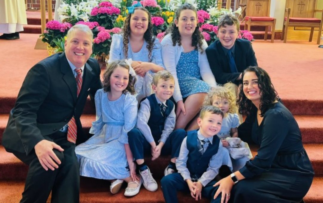 Biden’s FBI Sends 25-30 Agents to Home of Pro-Life Author and Father of 7 – Arrest Him for Reportedly Protecting His Son from an Abortion Escort