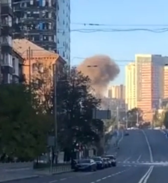 Ukrainians in Kyiv Try to Stop Russian Kamikaze Drones Before They Hit Their Targets (VIDEO)