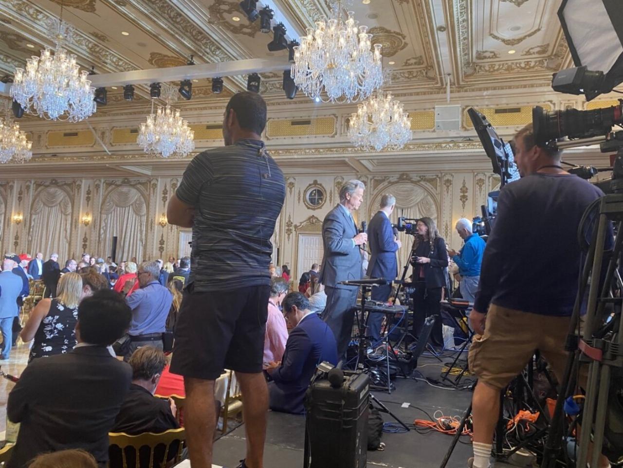 EXCLUSIVE: Who’s In the Crowd at Mar-a-Lago Tonight for President Trump’s Big Announcement – Photos by TGP’s Joe Hoft