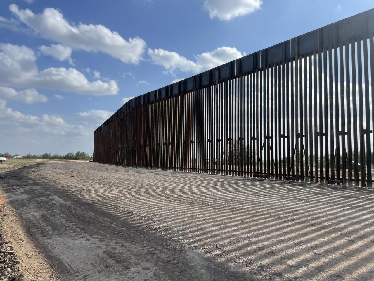 Texas to Resume Construction of Border Wall Initiated by President Trump After Reaching Deals with Private Land Owners