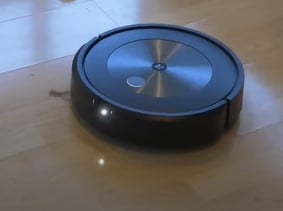 MIT Reveals Roomba Vacuum Recorded Woman On The Toilet – Then the Images Ended Up on Facebook