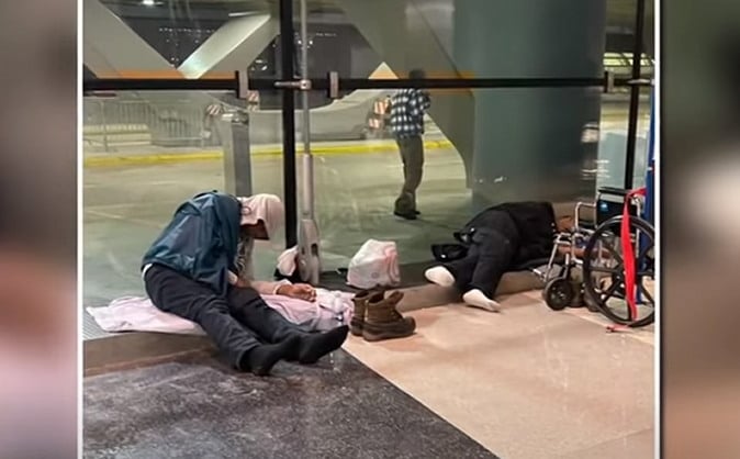 Employees At Chicago’s O’Hare Airport Say Homeless People Are Taking Over (VIDEO)