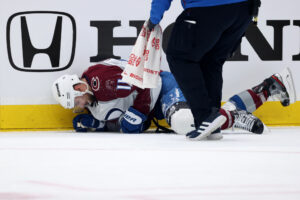 Avs Andrew Cogliano Out Indefinitely After Fracturing Neck