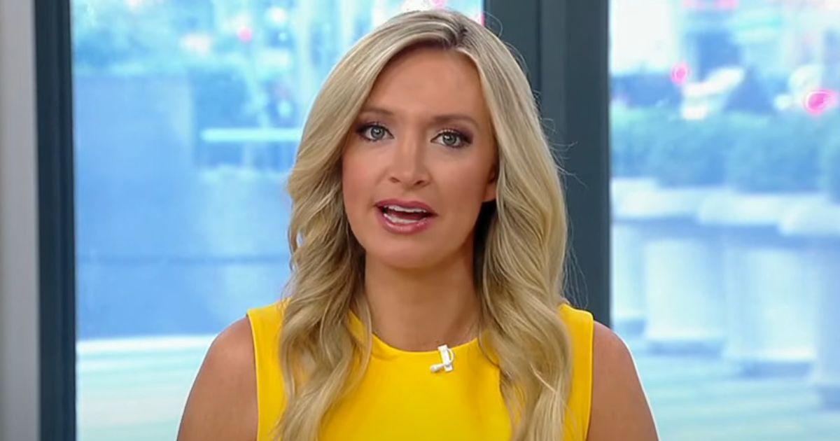 Former Trump Aide Kayleigh McEnany to Take Over Tucker Carlson’s Former Prime-Time Slot