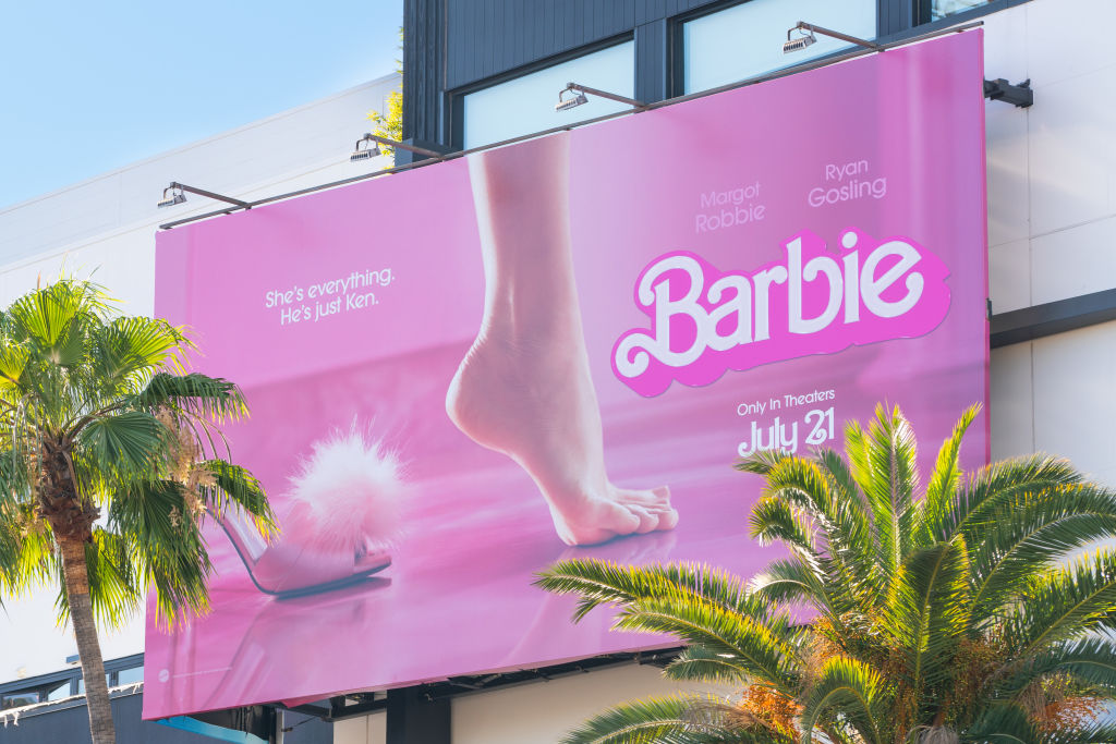 Barbie Actress Margot Robbie Feet Pics